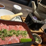 いせもん本店 - 松坂牛のレアステーキ重　竹のセット