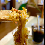 狭山カレー工房 りとるほっと。 - 基本チーズとカレーってそんなには合わないと思ってるのですが、このポークカレーとチーズは合うんです〜ほうじ茶パワーかもっ　　byまみこまみこ