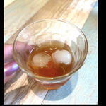 狭山カレー工房 りとるほっと。 - サービスのアイスアールグレイティのAromaが素晴らしくって〜　濃い目に抽出してるわけじゃないのにスッキリつつググッとくるアールグレイの香り　byまみこまみこ