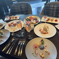 DINING & BAR TABLE 9 TOKYO - 