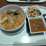 インド料理 マサラ - 料理写真:チキンビリヤニセット1080円  サラダ、日替わりカレー付き(この日はキーマナス)