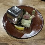 鮨ト酒肴 富かわ - お肉！蓋開けてない