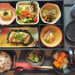 オーブ ダイニング ワイン&バー - 