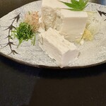 笹乃雪 - 薬味は、大葉、かつお節、生姜、ネギが付いています