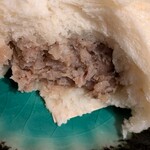 羅家 東京豚饅 - 黒胡椒豚饅の中身