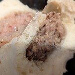 羅家 東京豚饅 - 【豚饅の中身・黒胡椒豚饅の中身】