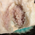 羅家 東京豚饅 - 豚饅の中身