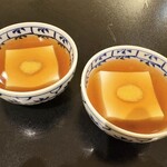 笹乃雪 - 名物の「あんかけ豆富」×２椀。鰹出汁のあたたかいあんかけを豆富の上にたっぷりかけ、からしをのせた一品