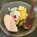 笹乃雪 - デザート（桃のシャーベット、ぶどう、チーズケーキ、スターフルーツなど）