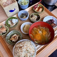 出汁しゃぶおばんざい おかか 市ヶ谷 - おかかの一汁多彩定食1200円