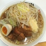 麺屋 にぼすけ - にぼすけラーメン、ニンニクがっちりで美味い！！