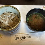 燻り豆腐　母袋工房　豆腐湯葉料理　奥の奥 - えごまのごはんと郡上味噌のお味噌汁