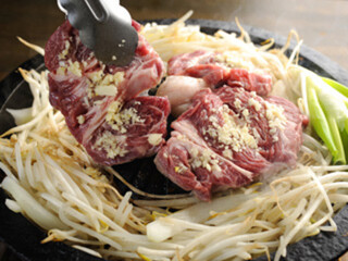 Otaru Jingisukan Kurabu Kitatougarashi - 新鮮なラム肉をお腹いっぱい召し上がれ！