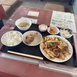 中華料理 順和園 - 回鍋肉と唐揚げ１つ