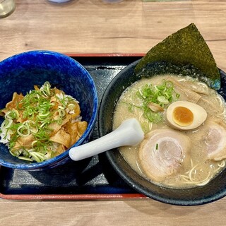 らーめんと石焼めし 若虎_0