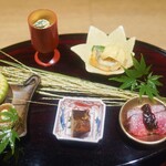 御幸町 田がわ - 八寸：菊菜と麩の胡麻和え、太刀魚菊菜、ローストビーフ味噌掛け、琵琶湖の子持ち鮎、柚子羹とチーズ