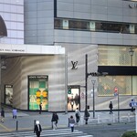 マクドナルド - 対面にはルイ・ヴィトンショップby藤崎