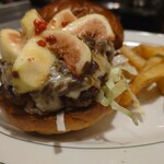 TEDDY BROWN - いちじくと3種のチーズバーガー(正面アップ)