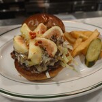 TEDDY BROWN - いちじくと3種のチーズバーガー