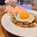 Cafe&Restaurant Rindu BALI - ナシゴレン（チキン）ディナータイム