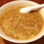 中国ラーメン揚州商人 - フカヒレの黄金スープ麺