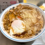 中華そば みたか - ワンタンメン（麺軽）　半熟卵付き