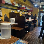 刀削麺倶楽部 - 店内