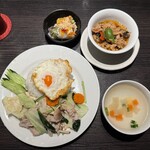ディーディータイ屋台 - 五目野菜炒めご飯