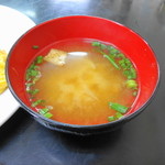 クックハウスマルヤ - オムライスに付いてたみそ汁