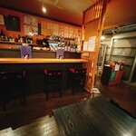 萩屋本家 - カウンター席の様子です