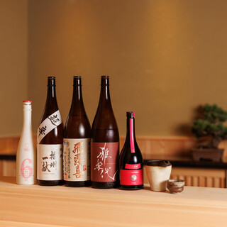 全国各地より集めた、季節ごとに顔ぶれの変わる日本酒をご用意