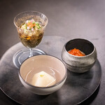 北海道焼肉 北うし - もずく 山形だし カブ 北寄 トマト出汁 海鮮と果物のキムチ