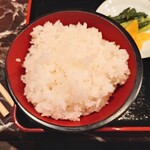 八兵衛 - 器にくっつかない、見事な"炊き"と"蒸し"の"ご飯"。
