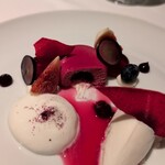 オトワ レストラン - ビーツ　ブルーベリー　ペッパー　紅茶　グレープ
      
       カシス　アニスのニュアンス　ブラックペッパー　赤紫蘇
      
      　僅かなシソがとても美味しい！　デセール本当に異次元！