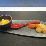 323861439 - 利尻 塩水雲丹（紫雲丹）、北海道 ボタン海老。