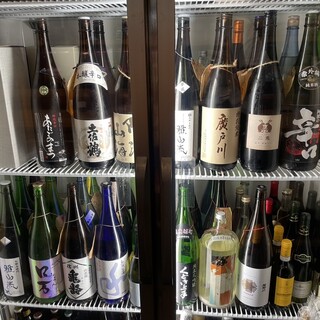 日本酒好きにおすすめ◆全国各地の銘柄を50種類ほどご用意