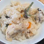 讃歌うどん はんげしょう - かやくご飯(少なめ)