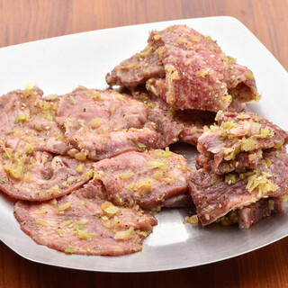 当店名物！ネギとニンニクでもみこんだ塩味のもみシリーズ