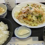 ドライブイン化粧坂 - 料理写真:野菜炒め定食