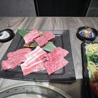近江うし焼肉 にくTATSU 日本橋室町店 - 