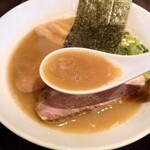 麺や 麗 - 「しょうゆ」④ ※スープは濃厚