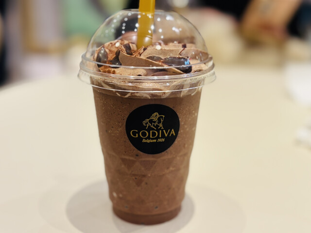 GODIVA Puraimutsuriakaike photo 2