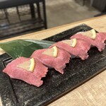 牡蠣と和牛の奴隷 - 