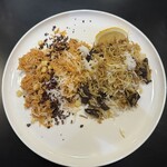 ビリヤニ大澤 - コーンとアマゾンカカオのビリヤニと長野産香茸のビリヤニの合い盛り