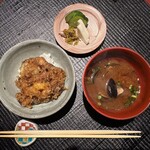 天ぷら あらたみかわ - 〆3品(天丼、味噌汁、漬物)
