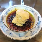 ル・コントワール・ドゥ・レジオン - ピスタチオのクレームブリュレ　黒糖アイス