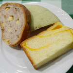洋食グリル木村家 - キャロットデニッシュ、ほうれん草パン、くるみ&チーズ
