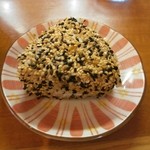 サービスのおむすびです。