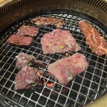 ホルモン焼肉 富や - 