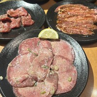 ホルモン焼肉 富や 栄店 - 
